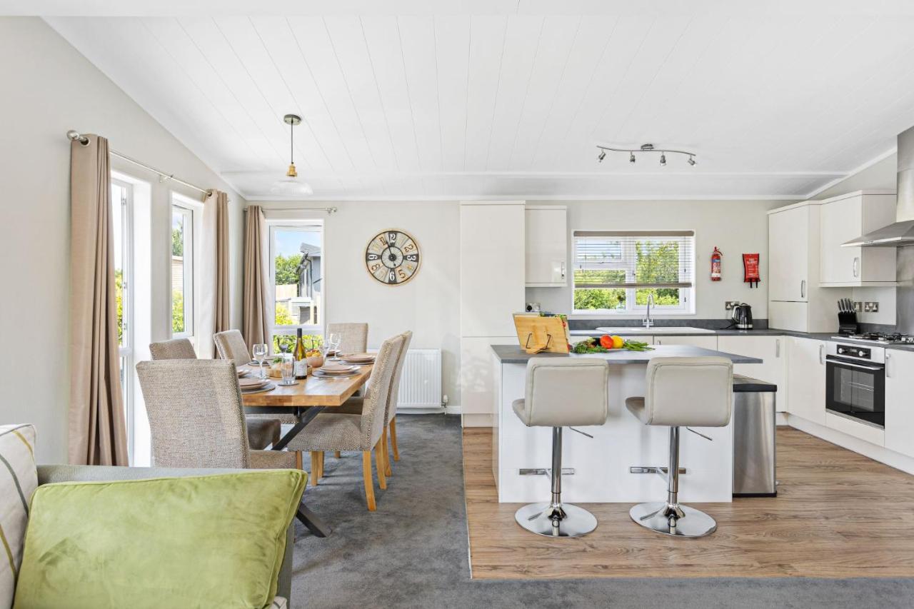 Rose Lodge, 21 Roadford Lake Lodges Lifton Bagian luar foto